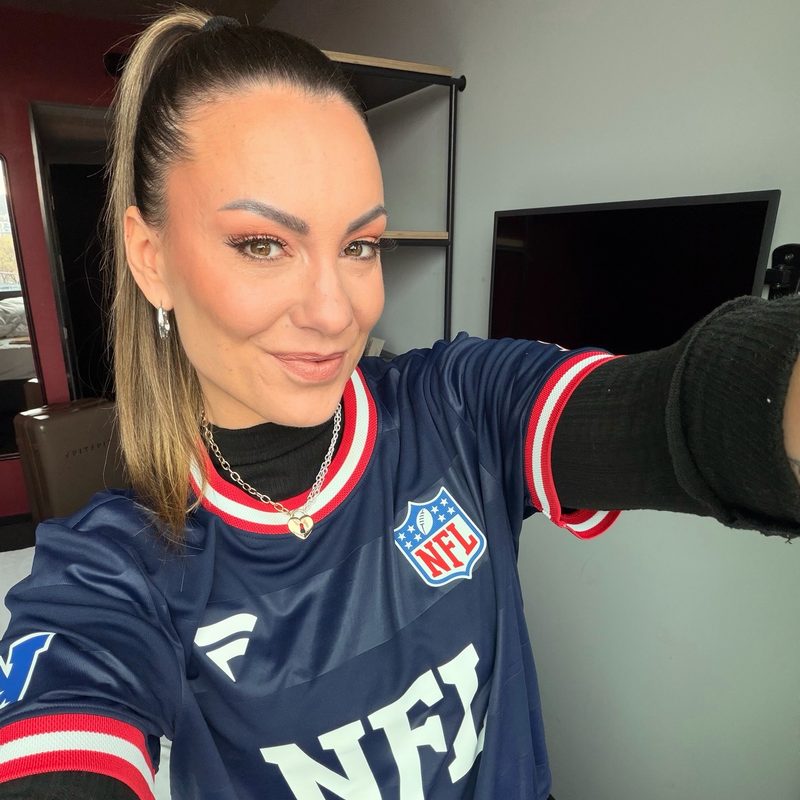 Selfie von Stephy im NFL-Trikot